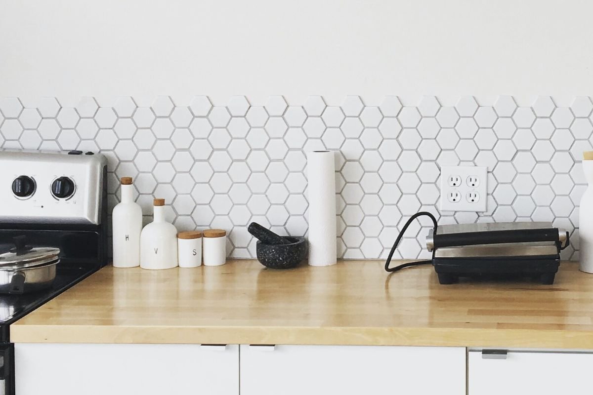 Transform Space with Peel and Stick Tile Backsplash: A Complete Guide